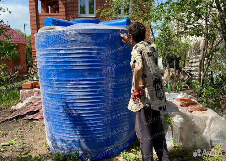 Пластиковая емкость