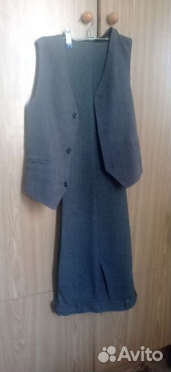 Брюки и жилет серые