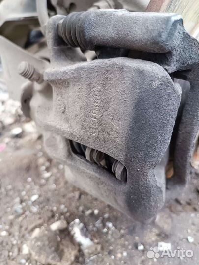 Суппорт тормозной Фольксваген гольф 3