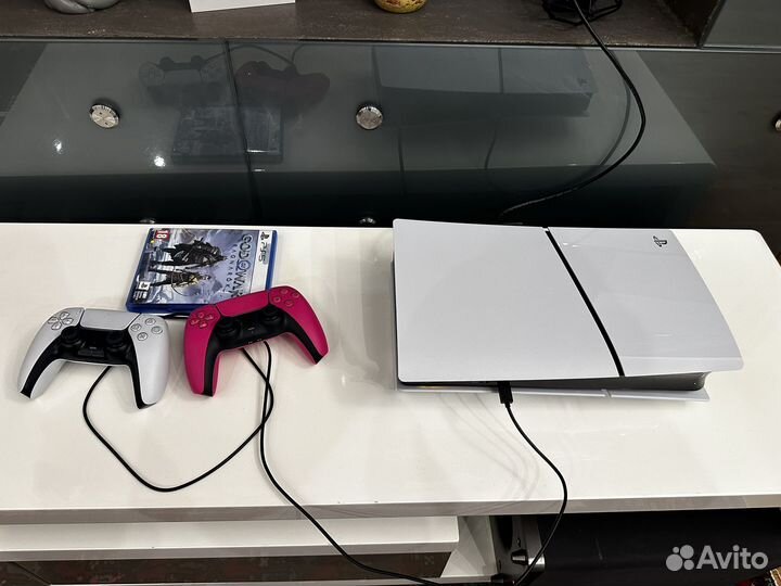 Sony playstation 5 slim + 2 dualsene + gow 2