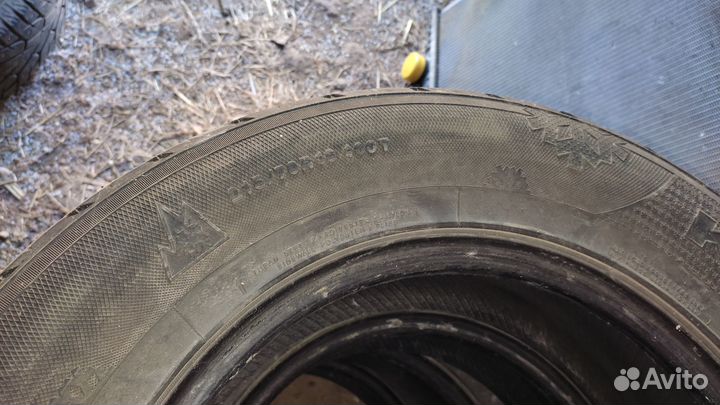 Kumho I'Zen RV Asymmetric 215/70 R16
