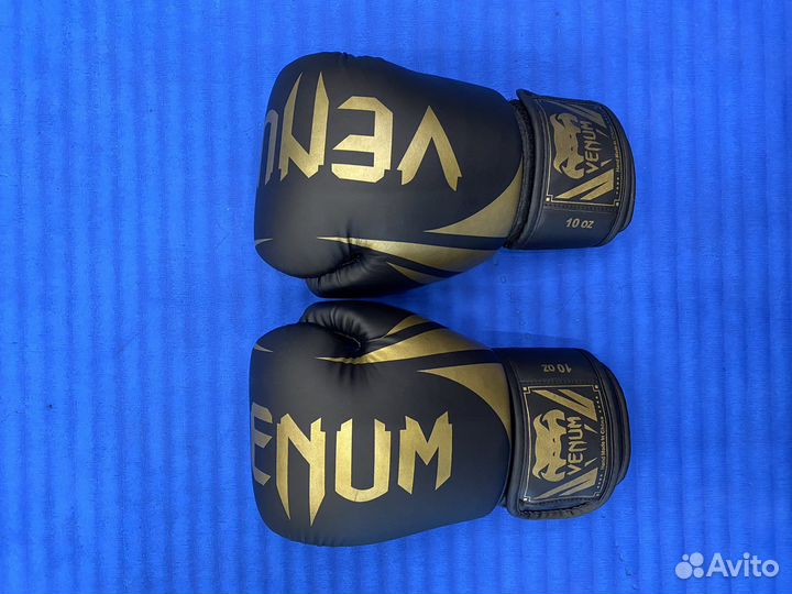 Боксерские перчатки Venom 12 o.z