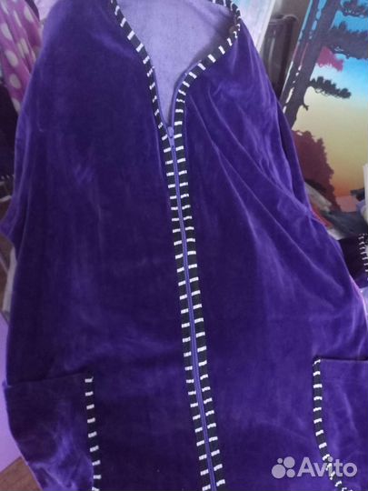 Халатик велюровый на замке