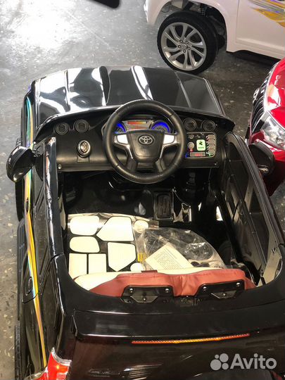 Детский электромобиль