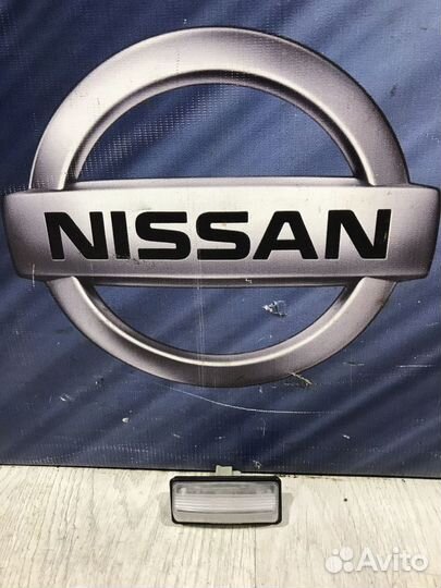 Подсветка номера фонарь Nissan almera G15 Лев