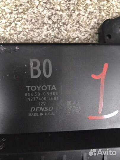 Блок управления климатом Toyota Camry V70 A25A