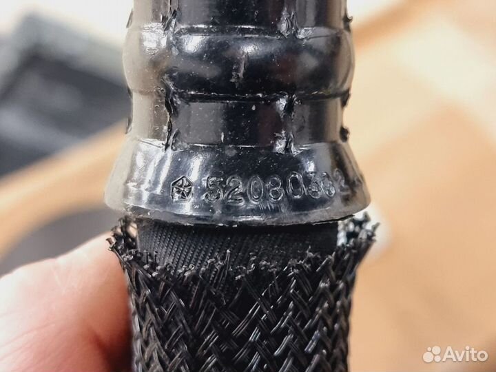 Шланг гура jeep 05019708ad