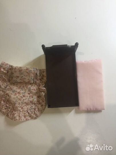 Кроватка игрушечная Sylvanian Families