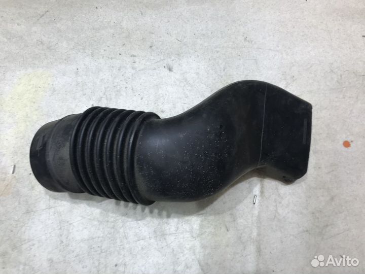 13717785737 Патрубок воздуховода BMW X5 E53