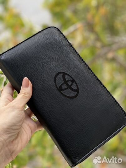 Мужской клатч из натуральной кожи с гравировкой