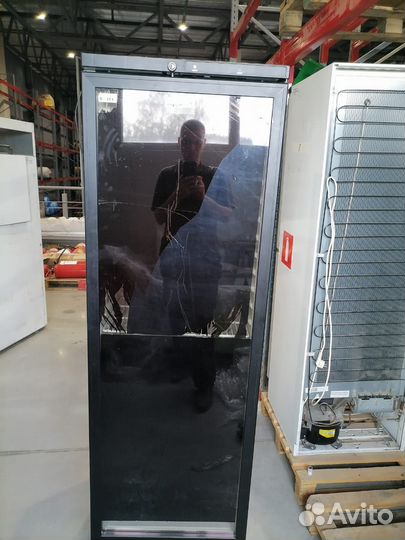 Холодильный шкаф витрина бу