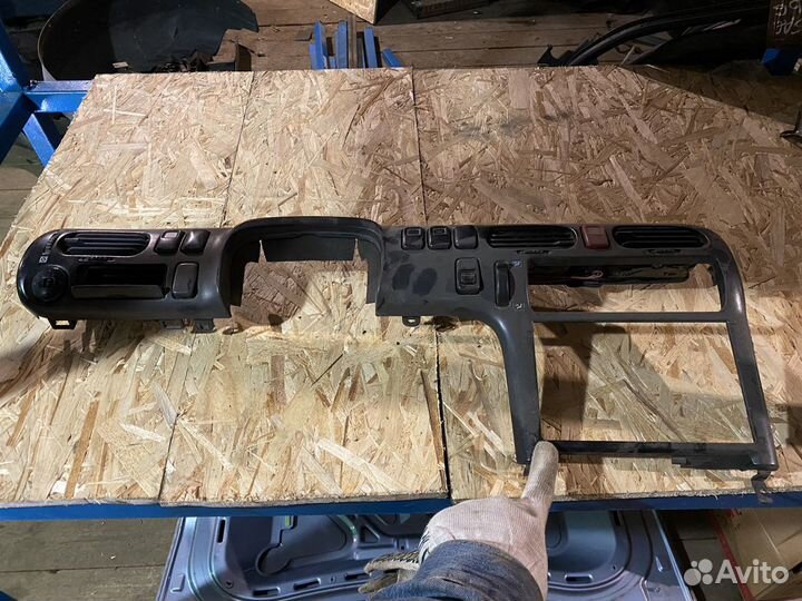 Центральная консоль mazda 626