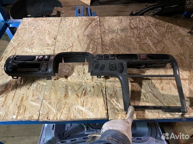 Центральная консоль mazda 626