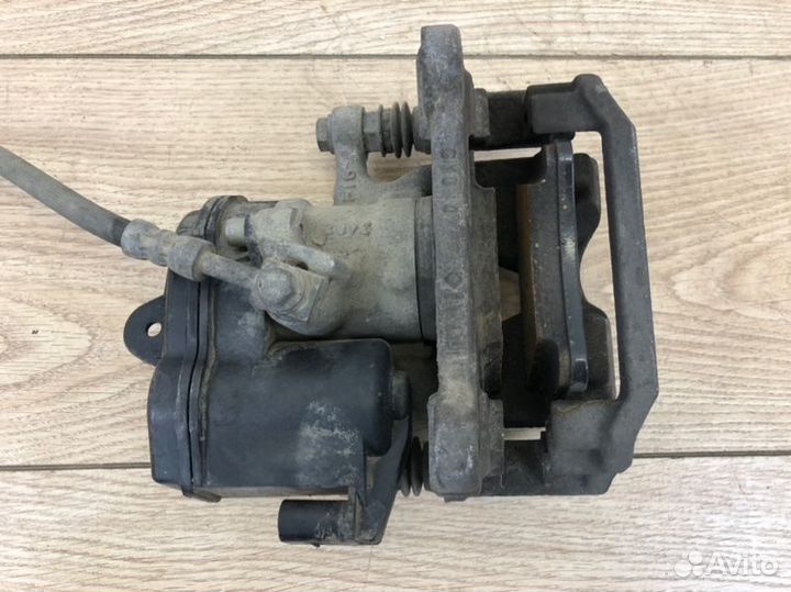 Суппорт тормозной задний левый Audi A4 S-Line B9 1