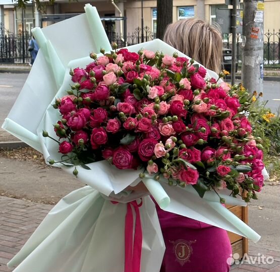 Букет кустовые розы