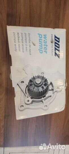 Помпа chevrolet captiva и прокладки к ней (новые)