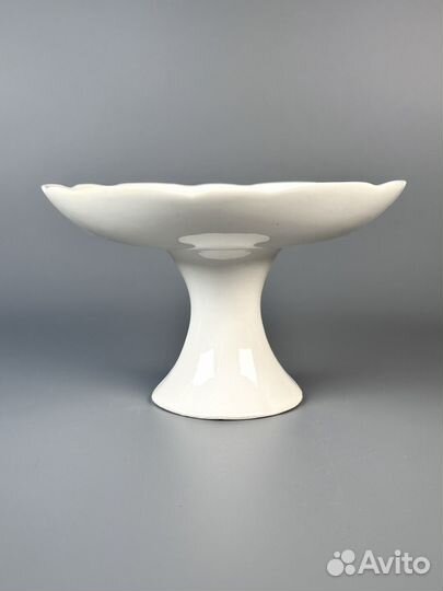 Вазочка на ножке. Фарфор.завод Пролетарий Новгород
