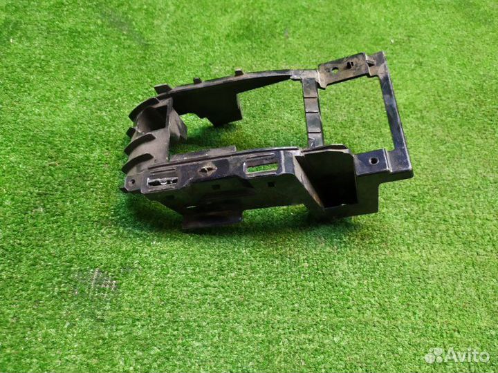 Кронштейн Nissan Teana 2009