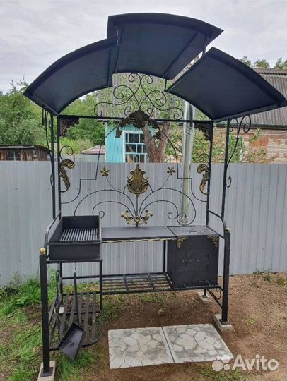 Мангал с крышей