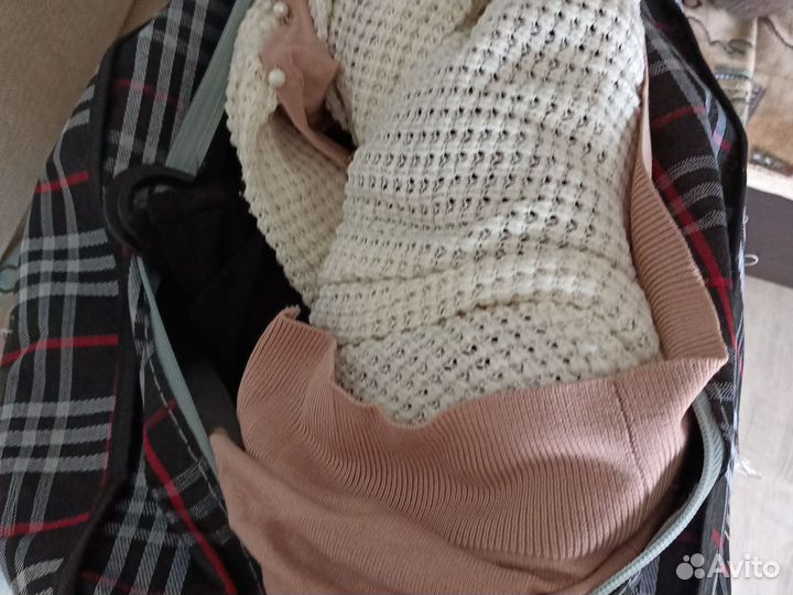 Женские вещи, сумкой