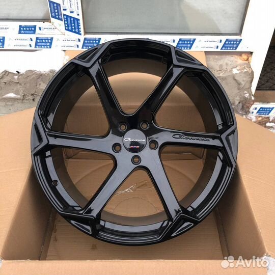 Диски Giovanna Dalar R22 на Chevrolet Camaro Tesla
