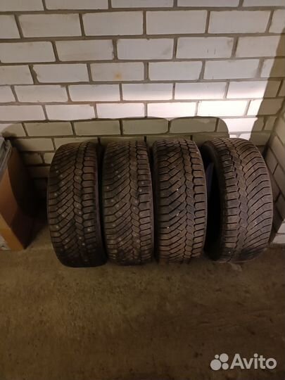 Gislaved Nord Frost 200 215/60 R16 99T