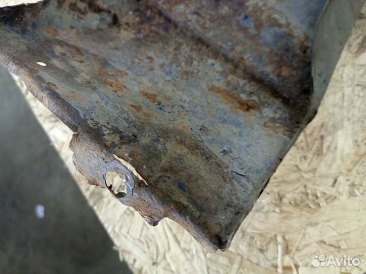 Переднее правое крыло Ford Mondeo 2