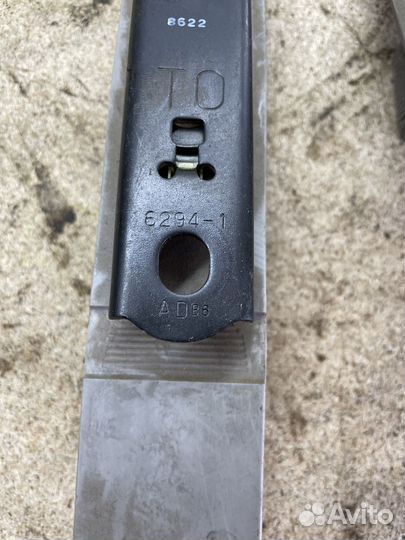 Крепление ремней безопасности Nissan Primera P11