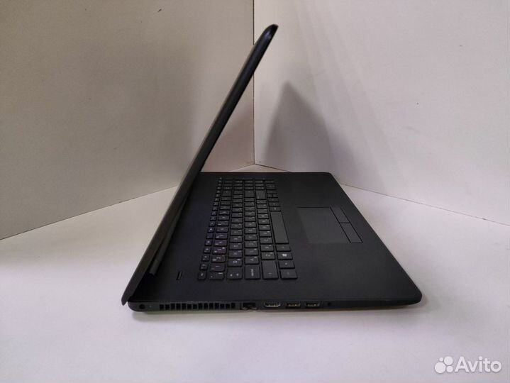 Ноутбук HP 17-ak011ur