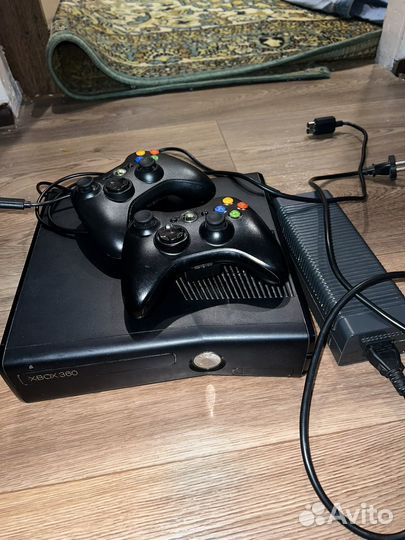 Продам xbox 360 256гб прошитая Freeboot