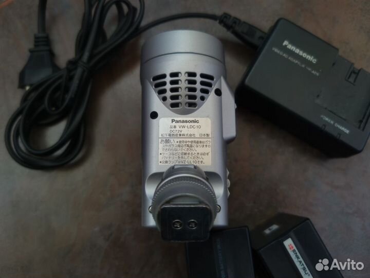 Лампа-свет на видеокамеру, Panasonic VW-LDC10