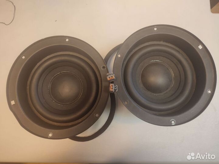 Сабвуфер volvo