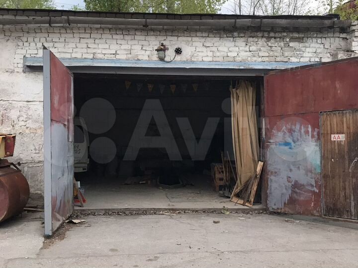 Гараж, > 30 м²