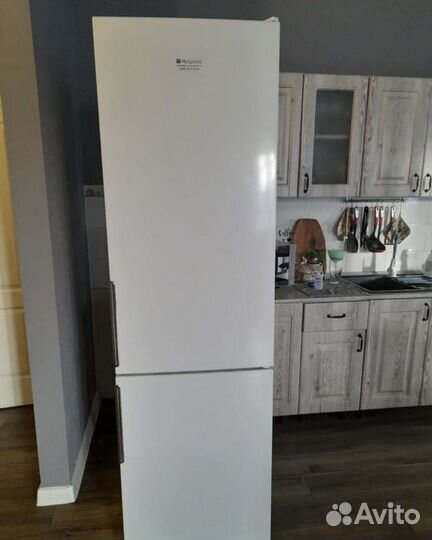 Холодильник Hotpoint Ariston ноуфрост