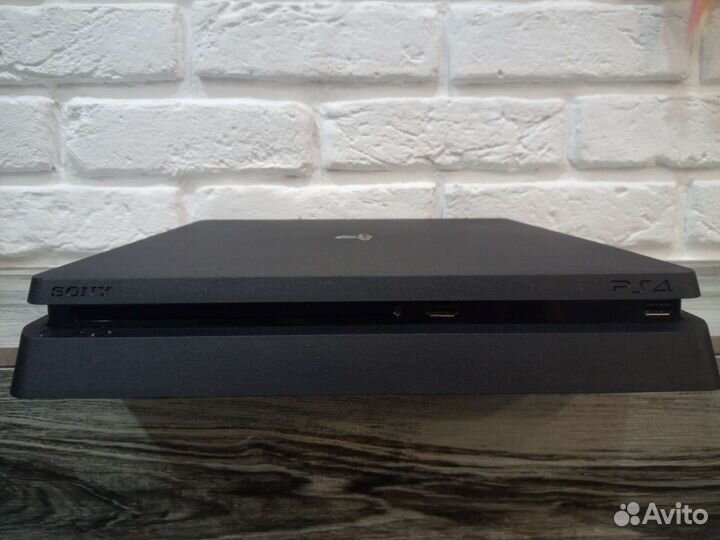 Sony PS4 slim