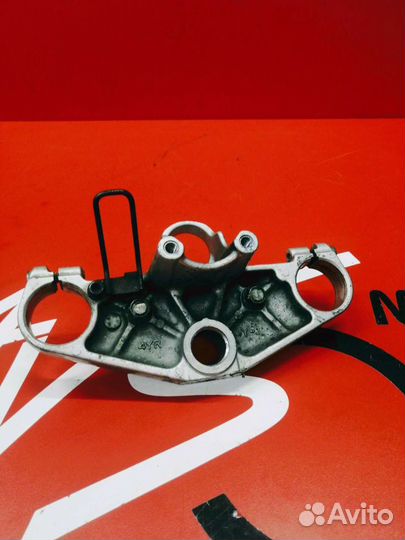 Верхняя траверса Yamaha FZ400 97-00