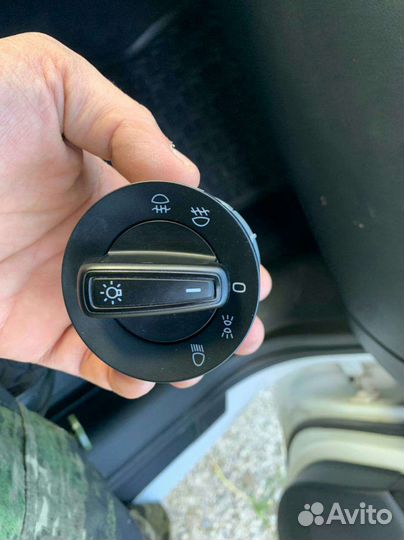 Включатель света и туманок Skoda Octavia