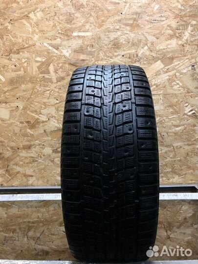Dunlop SP Winter Ice 01 215/55 R16