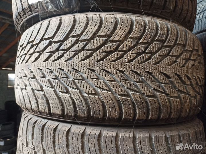 Nokian Tyres Hakkapeliitta R3 245/40 R19 и 275/35 R19 98T