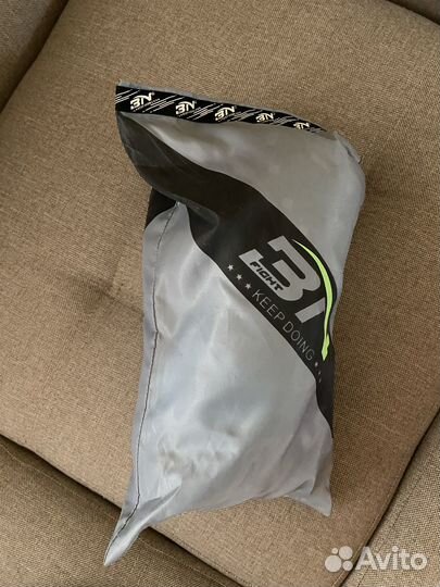 Боксерские перчатки и защита ног