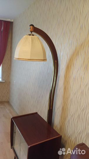 Торшер напольный со столиком