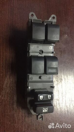 Кнопка стеклоподъемника двери передней левой