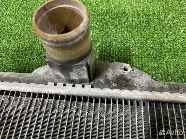 Радиатор основной Lexus LS600hl дефект