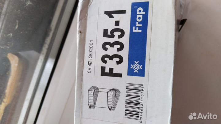 Полка угловая металлическая