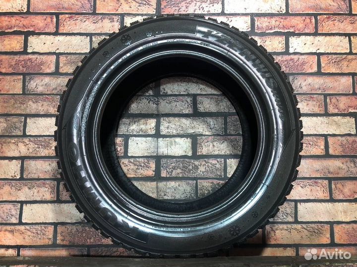 Kumho I'Zen Wis KW19 235/55 R17