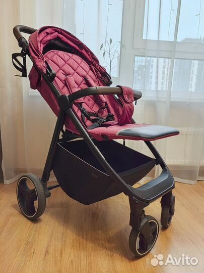 Всесезонная прогулочная коляска
