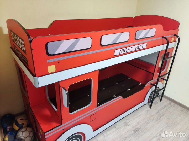 Двухъярусная кровать бу с матрасами