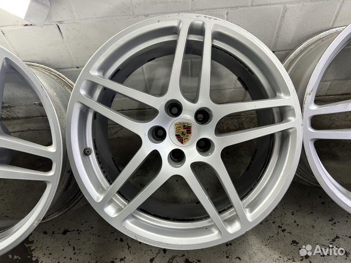 Одноширокий комплект дисков Porsche Macan r18 VAG