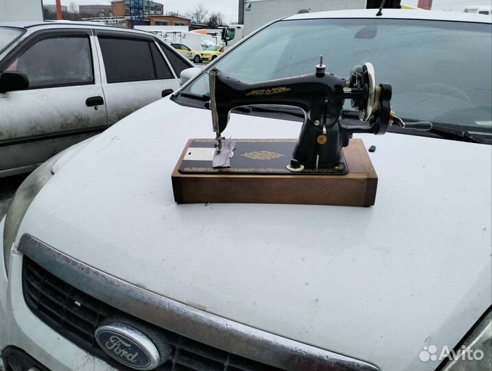 Швейная машинка ручная СССР