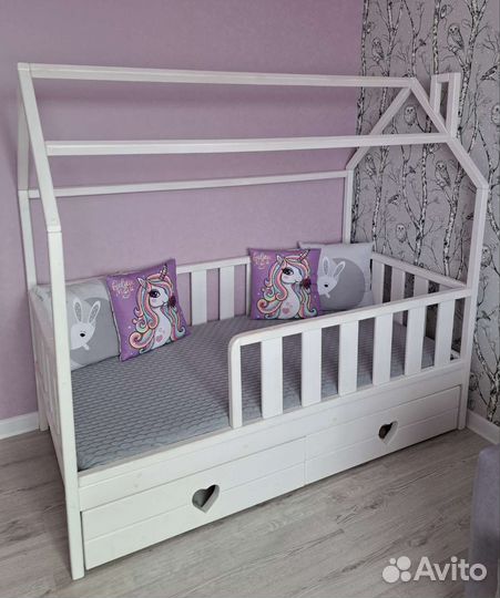 Кровать чердак домик с ящиками и матрасом